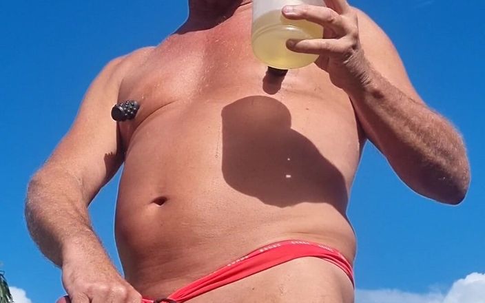 yogiyumyum: Bakgård Piss Dricka
