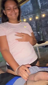Vecina da mamada inversa