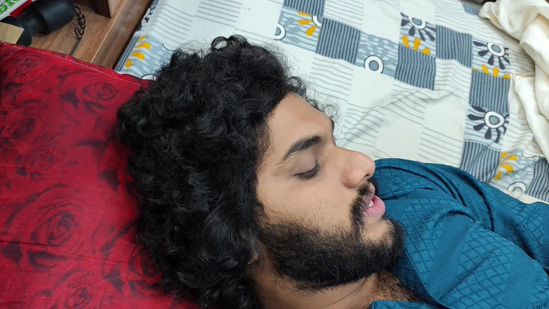 Vaigavarun45: Kerala Malayali pár kouří a líže kundičku v Kerala Saree,...