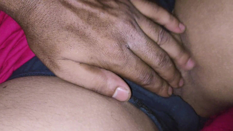 Lovely Dipti: Dipti si cewek cantik India lagi buka baju sambil dientot...