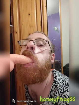Hornyfrog88: Peluda femboy ficou com tesão