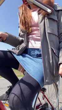 No. 148 öğleden sonra tam ekranda amcığımla bisiklete biniyorum