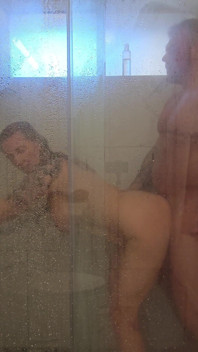 Real pareja amateur en la ducha, sexo casero, video