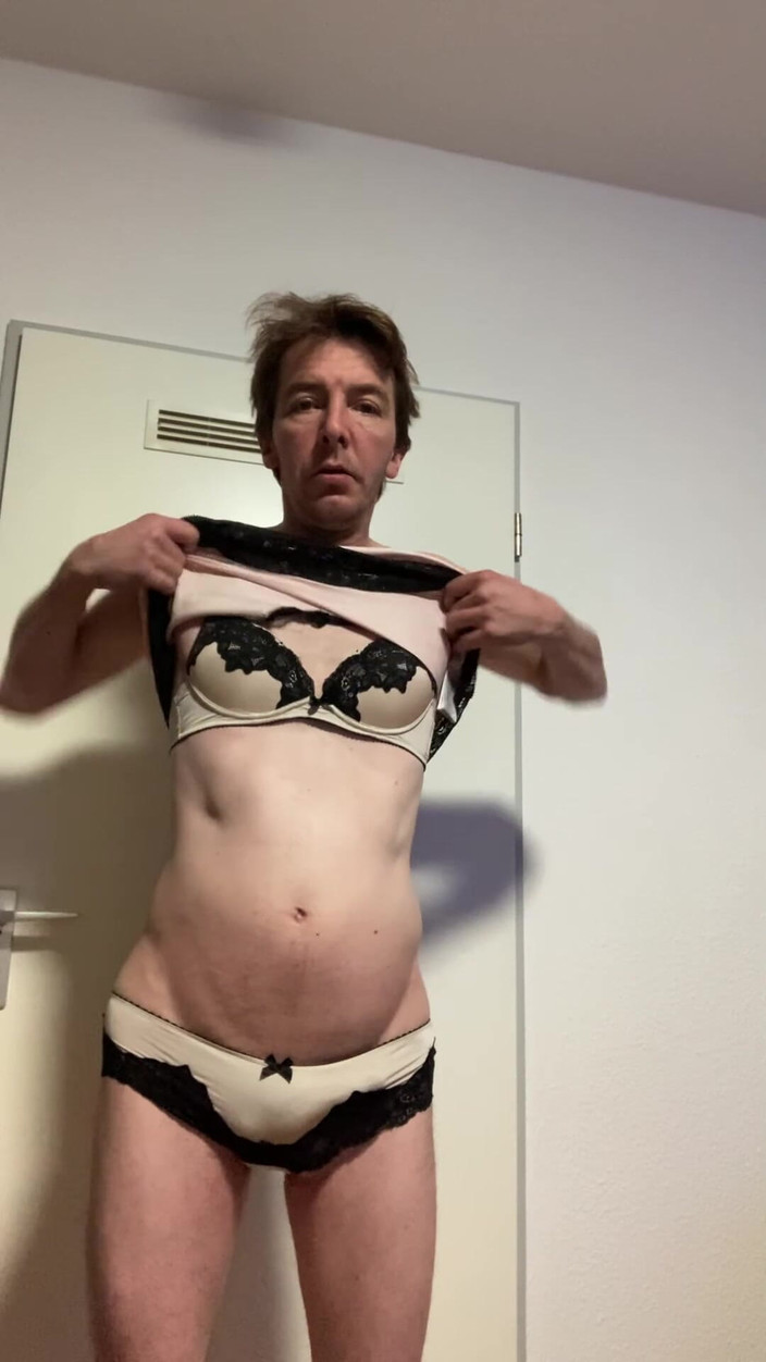 Leatransteen: Kadın iç çamaşırında Leatransteen Stript