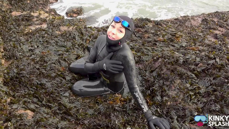 UKCuteGirl Lucy Lauren: Rubbery Beach Encounter: Lucy's Neoprene Pussy Play with Stranger