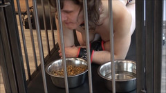 Slave Jenni: 24/7 Utrzymanie niewolnika w klatce w codziennym życiu