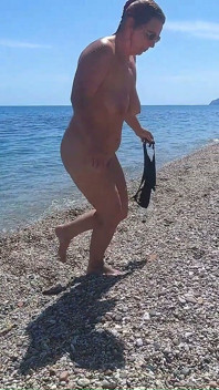 Kinky Couple - Curvy Big Ass Sardinia Beach