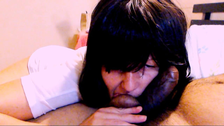 Bolly Karma: Sora vitregă curvă mă ajută să ejaculez