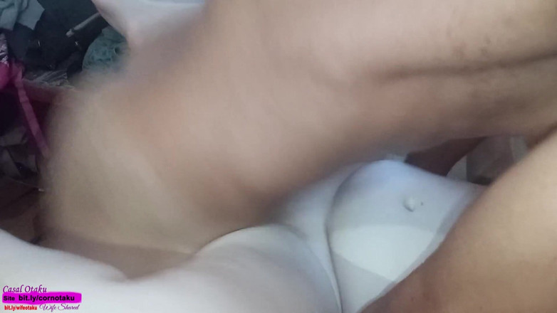 Cuckold Couple Swing: Merasakan kontol teman yang keras