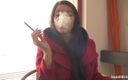 Smoke it bitch: La signora rossa fumatrice sexy