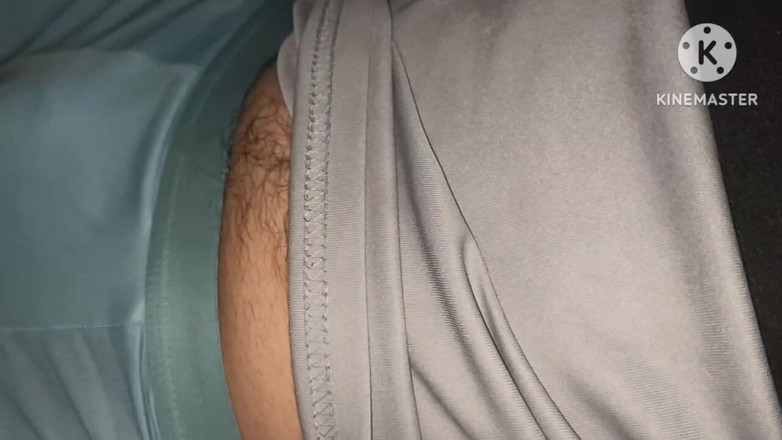 Desi__Panda: Zum ersten mal Ã1/4ãŸe ich die unterwäsche meines stiefbruers, um seinen...