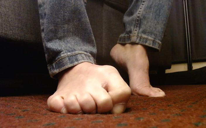 Abby Anna: Fetish kaki menggoda cowok ini untuk memeknya habis-habisan sampai matanya...