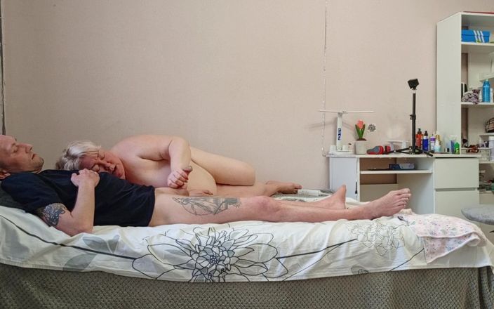 Zona901: 継母は口の中でファックされ、後背位のスタイルでマンコと大きなお尻に射精