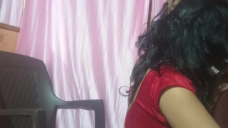 Hotpooja86900: Дезі гаряча бхабхі трахається з сусідом і займається сексом