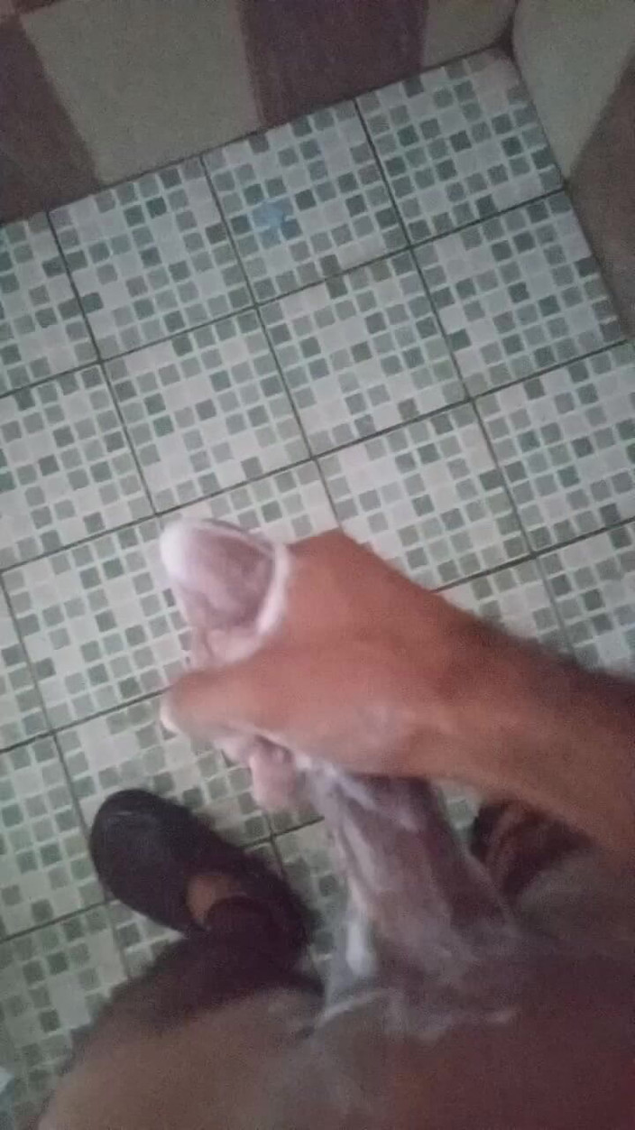 Cute boy jerks off: Boy Shaves His Balls and Masturbates