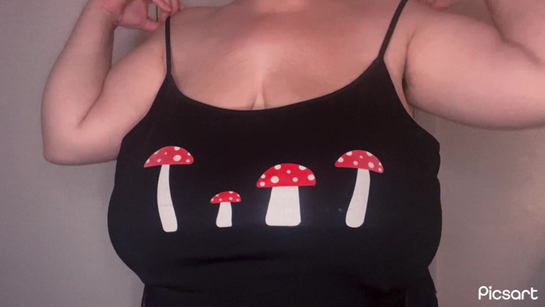 Mushroombitchx: Rebotando tetas y saltando pollas 2