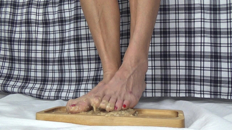 AnnaBUST: My Beautiful Feet Are Playing with Pudding