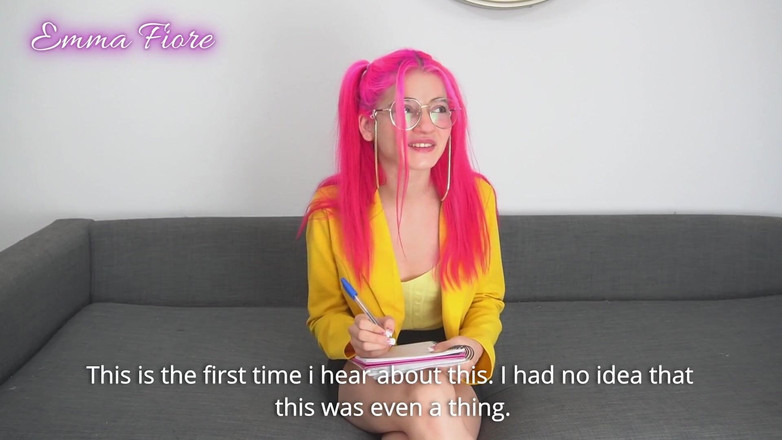 Emma Fiore: Moje děvka studentka psychoanalyzuje můj penis (virtuální sex) - Emma Fiore