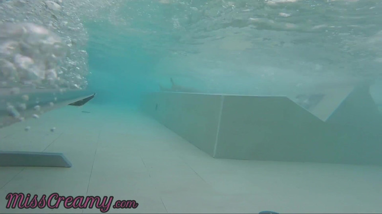 Miss Creamy: Blankziehen mit meinem schwanz vor einem mädchen im öffentlichen pool und...