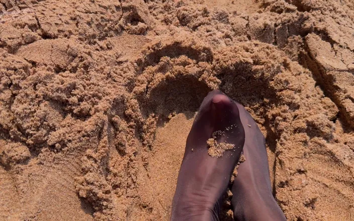 Shiny teens: 835 4K Shiny Cdr Pantyhose on the Beach Part 1