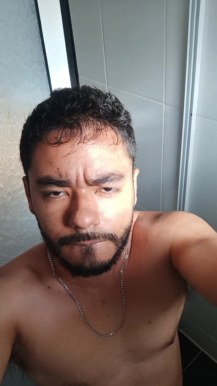 Tommhot: 샤워하는 발, 언컷 자지, 큰 공