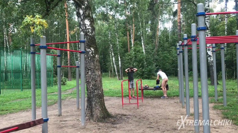 Extremalchiki: Sex Sport in the Park