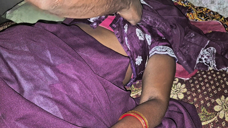 ExcitedWomen: Tante India dientot habis-habisan sama kontol besar suaminya