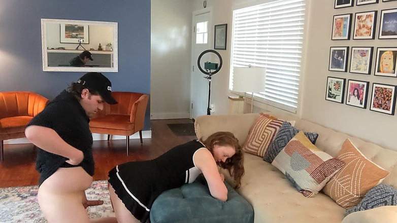 Jess and James TOYST: Huấn luyện viên bị quyến rũ bởi hoạt náo viên