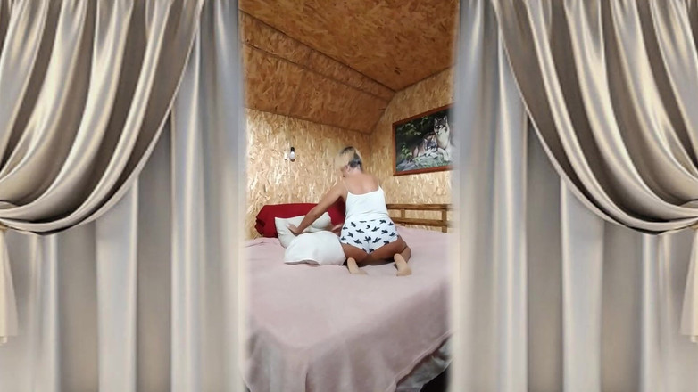 Lukerya: Bà nội trợ nóng bỏng Lukerya. Buổi sáng bắt đầu trên...