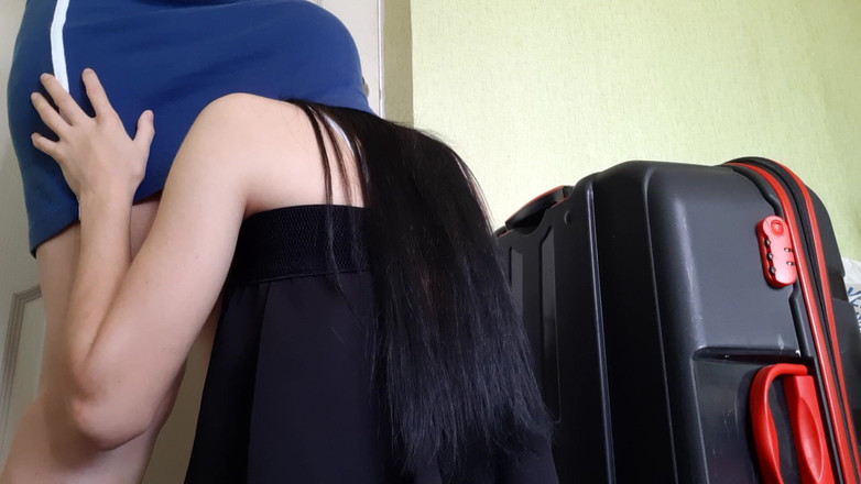 Lesbian-illusion: Sürtük üvey kızım kocam işteyken eteğimin altına tırmandı ve beni orgazma...
