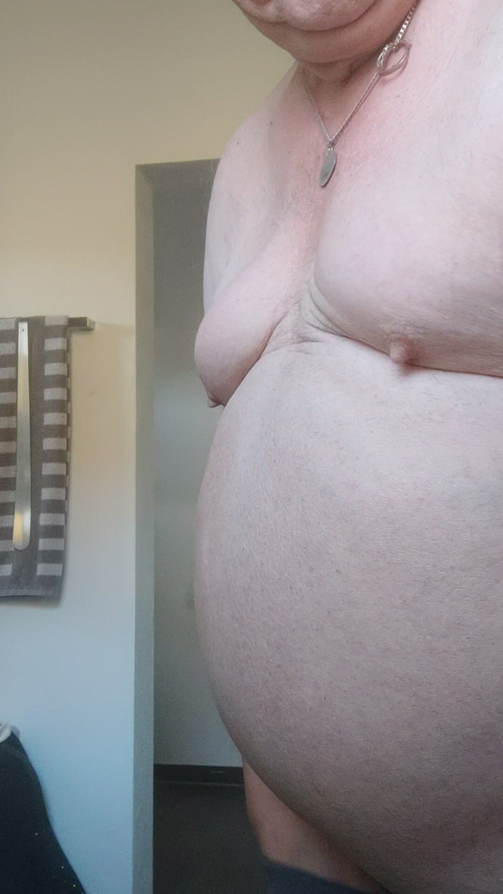 Karlchengeil: Hett bröstvårtspel