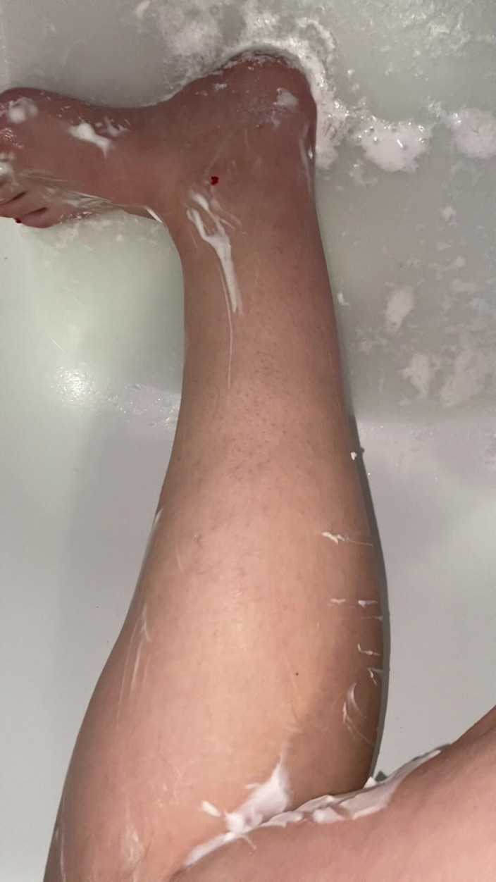 Cuteblonde666: Hairy Legs Shaving Close up