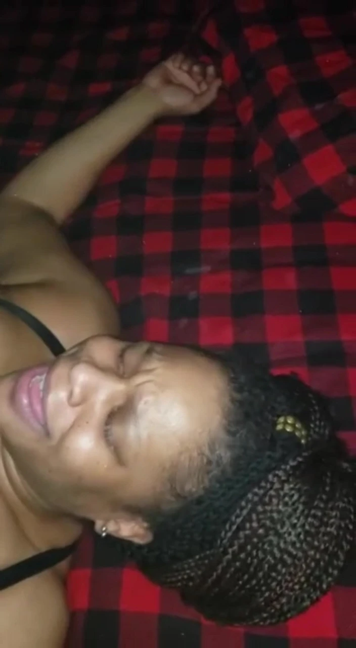 Super sexy ebony cuties: Большой черный член трахает пальцами мою толстую черную киску и кричит от оргазмов