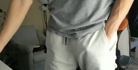 Hottestguys21: Streaming dimulai 11/11/2023 08:59 Apakah ada yang mau quickie?