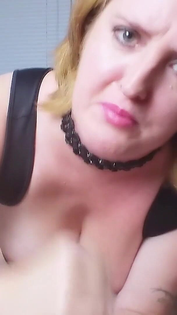 Kennedy Channing: 自慰的继母给继子打手枪