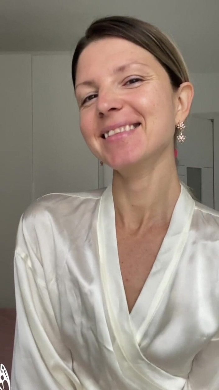 Gina Gerson: ช่วยตัวเองตอนเช้าคนเดียว