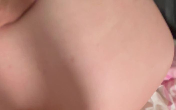 BGirl: 애널에 먼저 따먹히는 통통한 소녀