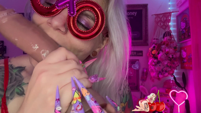 CherryBombBomb: Cherry vixen si cewek nakal ini dicrot sperma hangat