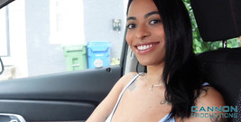 Cannon productions: Ava Valentina je ošklivá s Cannonem