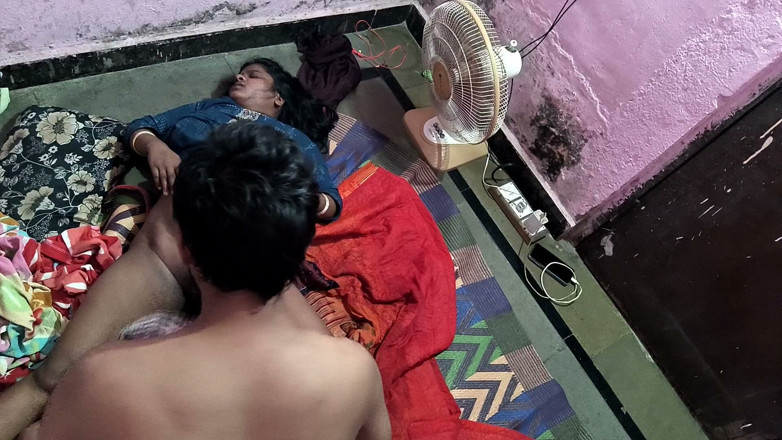 Amarjit2526: Min Granne Behövde Några Bilder För En Kurvig Gjutning