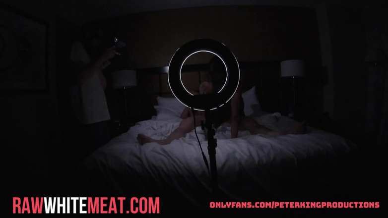 Raw White Meat: Un armăsar alb femeia latino Spinner Bts