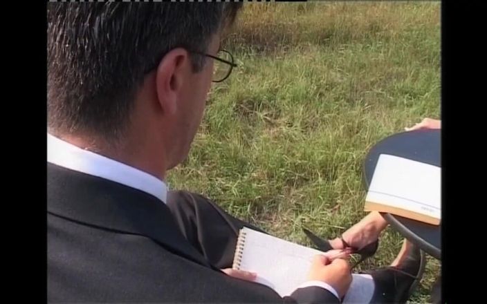 XTime Vod: Neuk alsjeblieft mijn poesje ... Ik heb je grote lul nodig