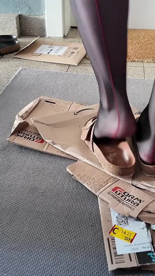 Nylon Cardboard Crush (Sabdeluxe)