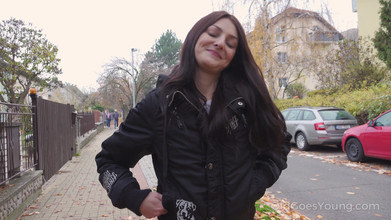 Old Goes Young: Dễ thương tìm thấy một cách mới để vượt qua bài...