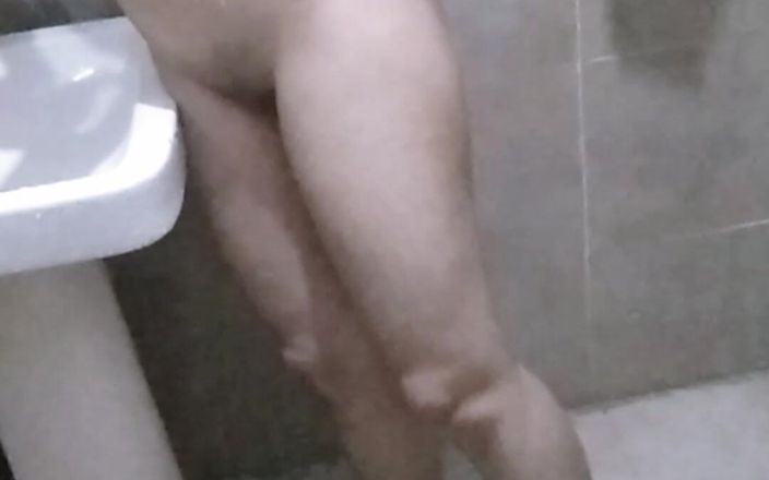 SuperIndian456: Hermanastra follada en el hermanastro del baño me folla sexo...