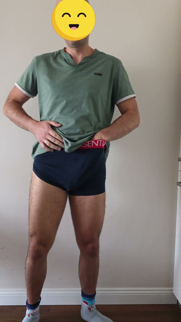 ShyCummerBoy: Rychlý striptýz a sperma