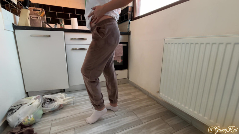GassyKat: My Stinky Farts Own the House! Fart Tease