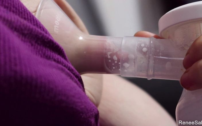 Renee Sakuya: Breastmilk накачування крупним планом з насосом