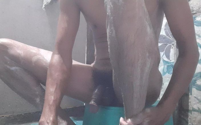 Che: Douche dans la salle de bain, indien, grosse bite noire,...