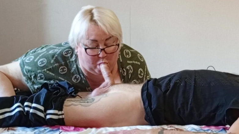 Zona901: Buurvrouw slikt elke laatste druppel sperma